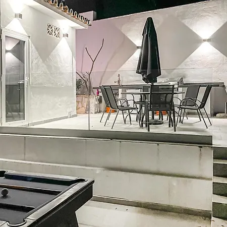 Pet Friendly In With Swimming Pool * 米哈斯